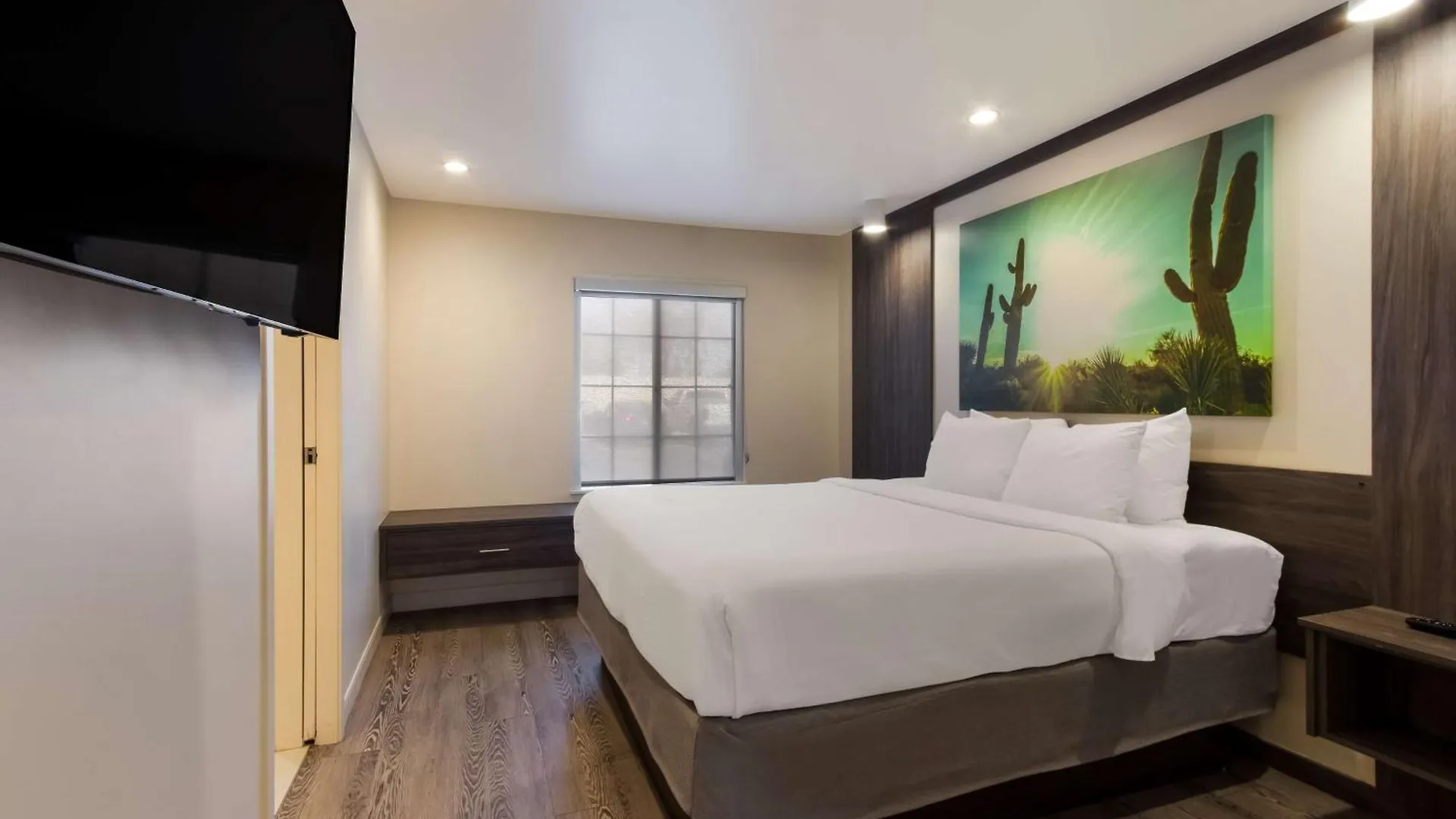 Surestay Plus Hotel By Best Western Tempe University