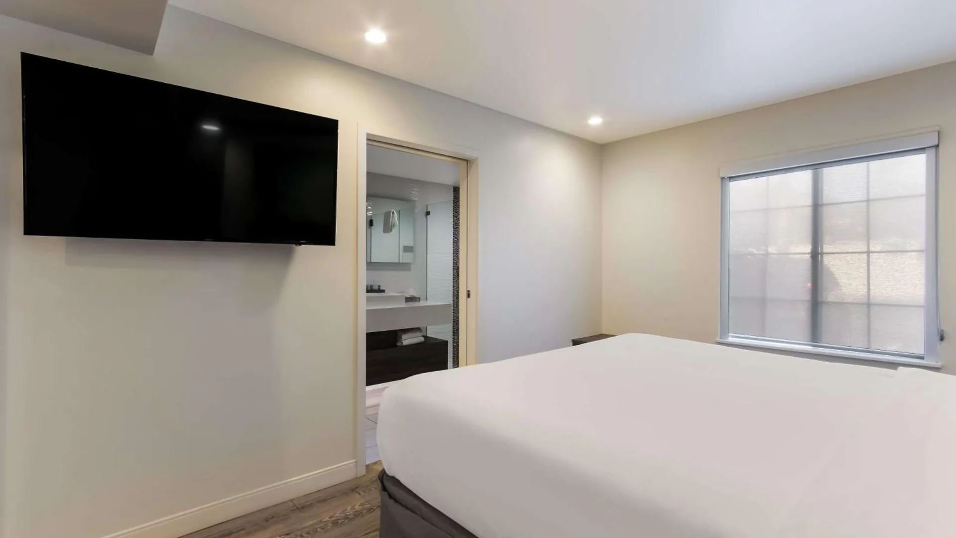 Surestay Plus Hotel By Best Western Tempe University